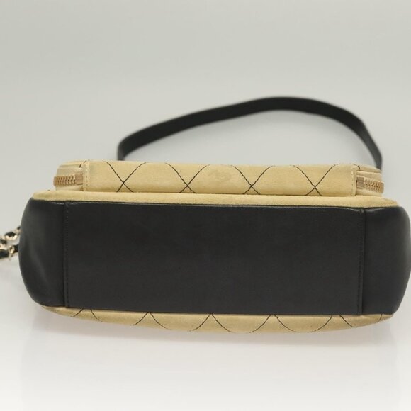 CHANEL Matelasse Chain Shoulder Bag Suede Ivory Gold CC Auth - Picture 6 of 16